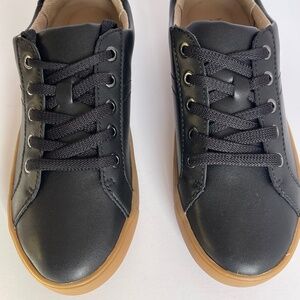 Women's Naturalizer Black Leather Morrison Sneaker - Size 8 Wide